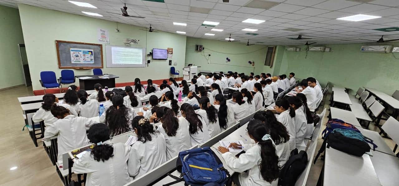 Shaheed Nirmal Mahto Medical College campus in Dhanbad, Jharkhand, India — photo 2
