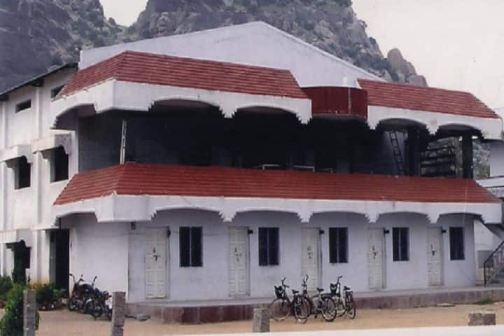 Kalmathada Pujya Shri Virupaksha Shivacharya Ayurvedic Medical College and Hospital campus in Raichur, Karnataka, India — photo 3