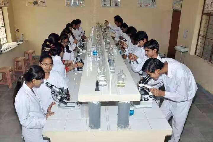 Dr Krishna Gopal Dwivedi Ayurvedic Medical College and Hospital campus in Jhansi, Uttar Pradesh, India — photo 4