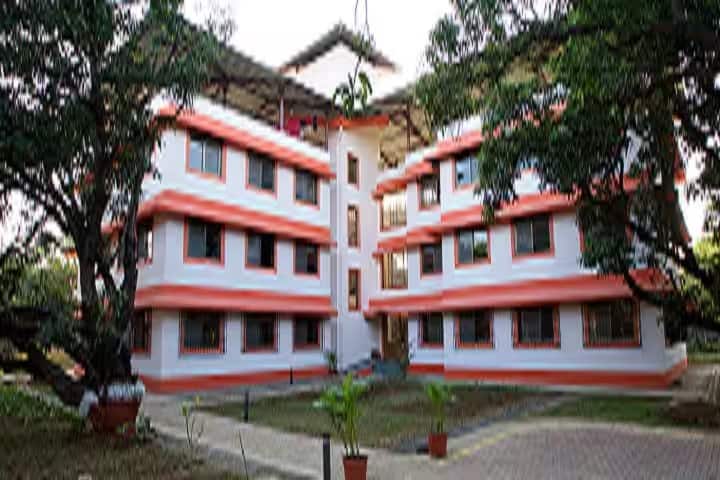 Shree Muktananda Sanskrit Mahavidyalaya campus in Valsad, Gujarat, India — photo 1