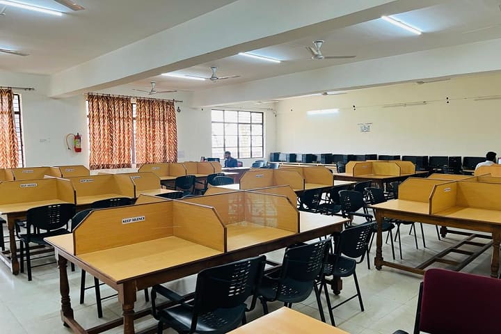 Lotus Institute of Pharmacy campus in Bareilly, Uttar Pradesh, India — photo 4