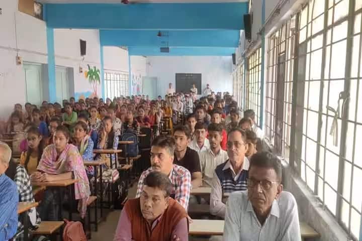 SSP Jain Arts and Commerce College campus in Dhrangadhra, Gujarat, India — photo 2