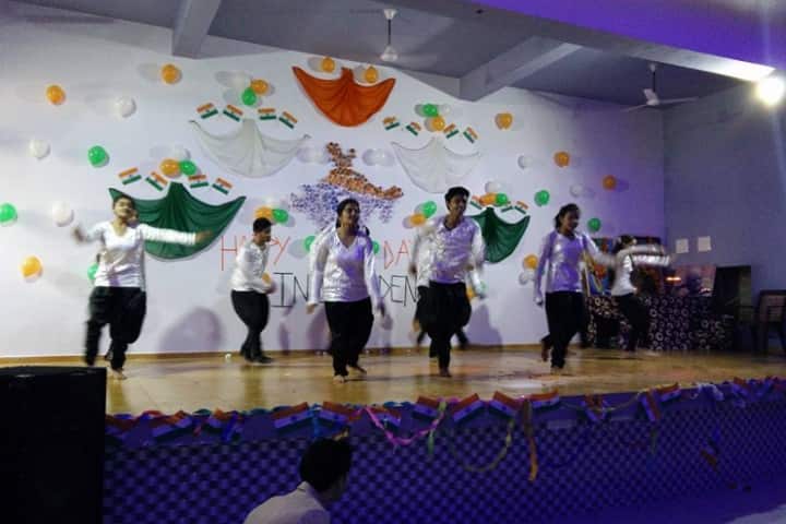 Shree BG Garaiya Homeopathic Medical College campus in Rajkot, Gujarat, India — photo 4