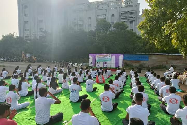 Shri Hingulambika Education Trust Ayurvedic Medical College campus in Gulbarga, Karnataka, India — photo 4