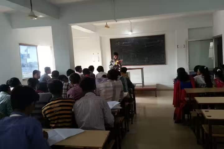 Shree Swami Vivekanand College campus in Surendranagar, Gujarat, India — photo 2