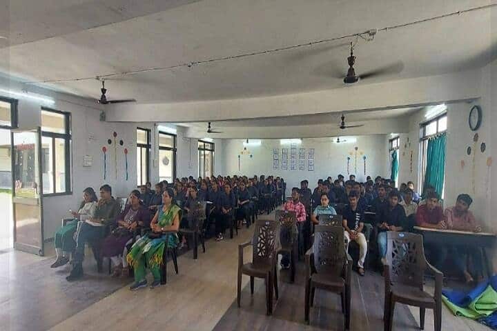 Jay Jalaram Ayurvedic Medical College campus in Godhra, Gujarat, India — photo 3