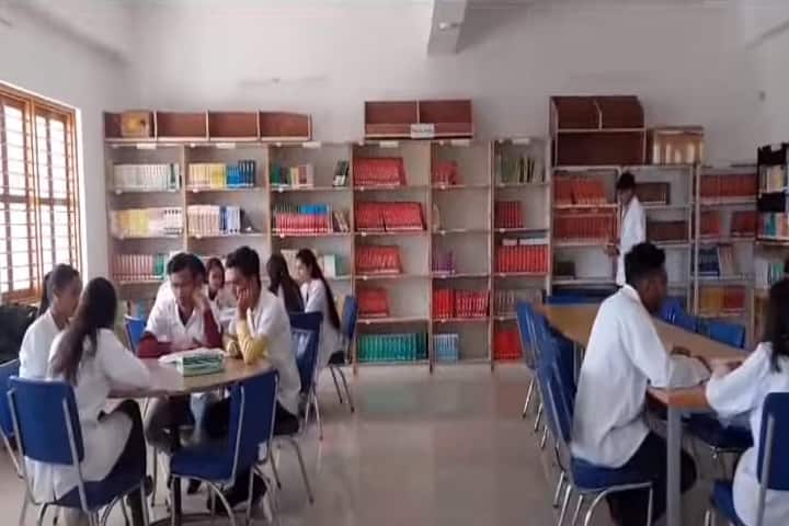Dr Vasant Parikh Ayurvedic Medical College campus in Vadnagar, Gujarat, India — photo 2