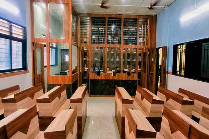 Sandesh Law College campus in Mumbai, Maharashtra, India — photo 4