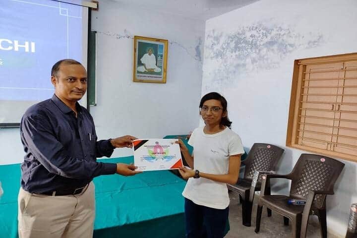 Shri Balahanuman Ayurved Mahavidyalaya campus in Gandhinagar, Gujarat, India — photo 5