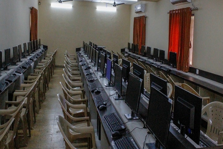 Vidyabharti Trust College of Master in Computer Application campus in Surat, Gujarat, India — photo 3