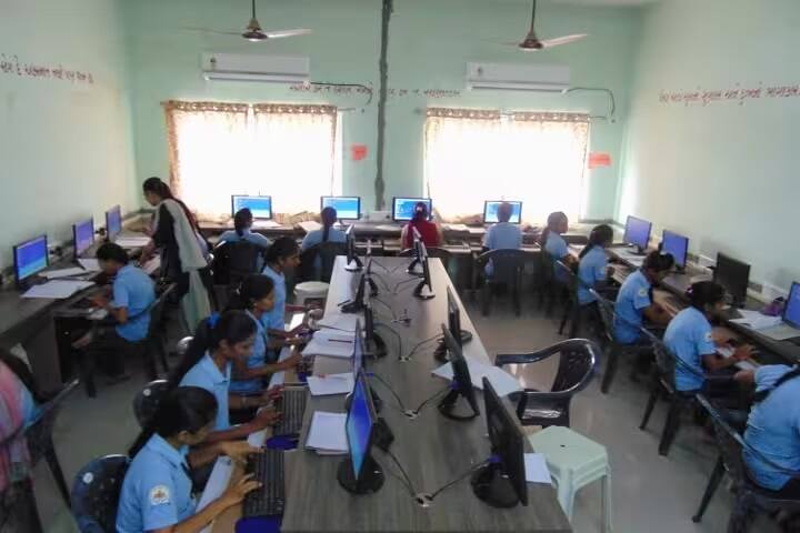 Shri Odhajibhai Ravjibhai Bhalodiya Mahila Science College campus in Morbi, Gujarat, India — photo 5
