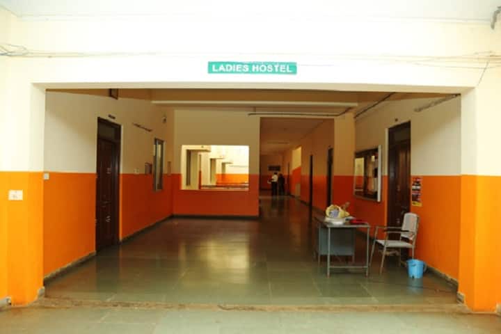 Tamilnadu School of Architecture campus in Karumathampatti, Tamil Nadu, India — photo 4