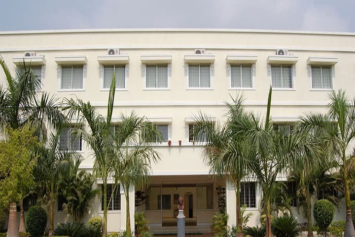 Sivaraj Homoeopathic Medical College and Research Institute campus in Salem, Tamil Nadu, India — photo 1