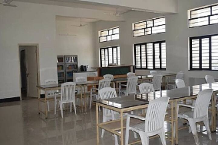 KK Wagh Institute of Pharmacy campus in Chandori, Maharashtra, India — photo 3
