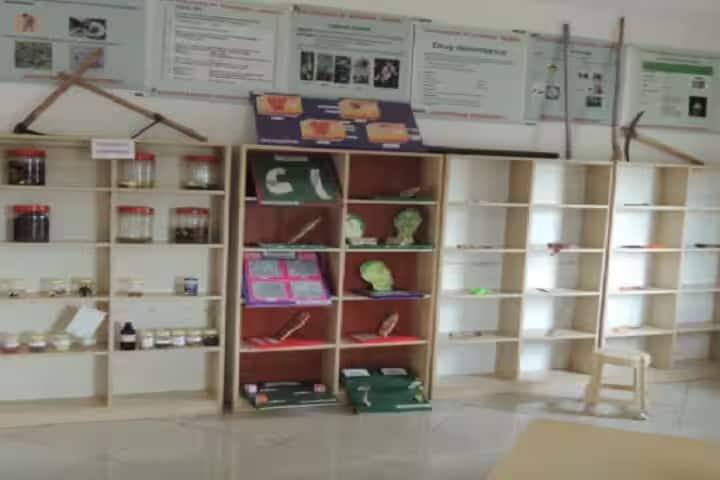 Eva College of Ayurved campus in Rajkot, Gujarat, India — photo 5