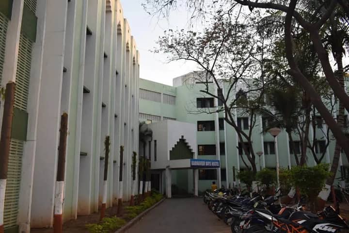 KK Wagh College of Pharmacy campus in Nashik, Maharashtra, India — photo 4