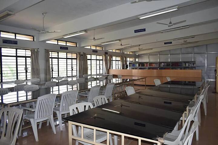 KK Wagh College of Pharmacy campus in Nashik, Maharashtra, India — photo 6