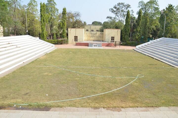 DGB Dayanand Law College campus in Solapur, Maharashtra, India — photo 6