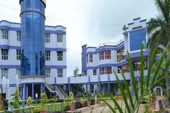 Mahaveer College of Ayurvedic Science campus in Rajnandgaon, Chhattisgarh, India — photo 1