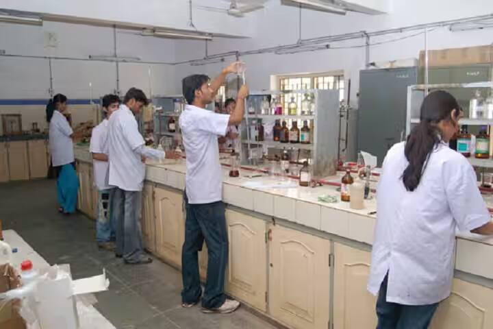 Indian Institute of Ayurvedic Pharmaceutical Sciences campus in Jamnagar, Gujarat, India — photo 3