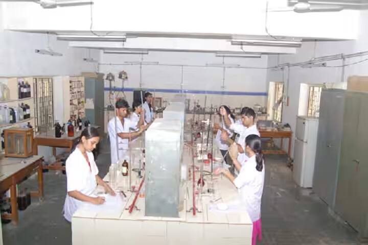 Indian Institute of Ayurvedic Pharmaceutical Sciences campus in Jamnagar, Gujarat, India — photo 4