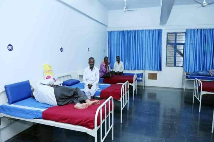 HKDETs Rajarajeshwari Ayurvedic Medical College campus in Humnabad, Karnataka, India — photo 5