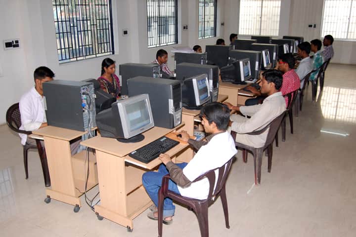 KK College of Pharmacy campus in Chennai, Tamil Nadu, India — photo 2