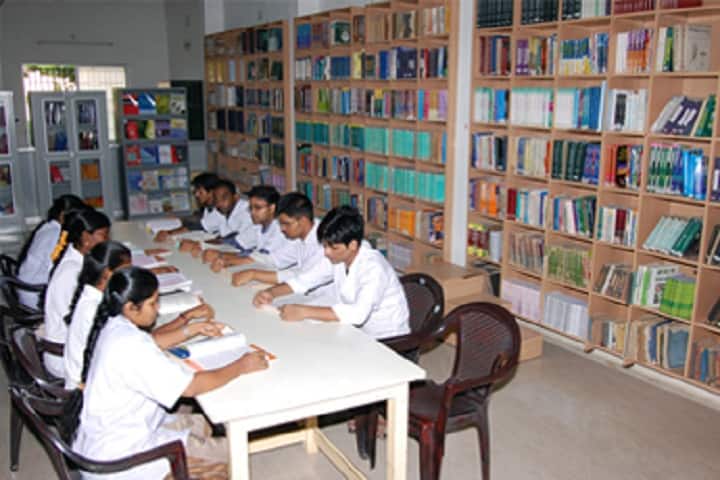 KK College of Pharmacy campus in Chennai, Tamil Nadu, India — photo 3