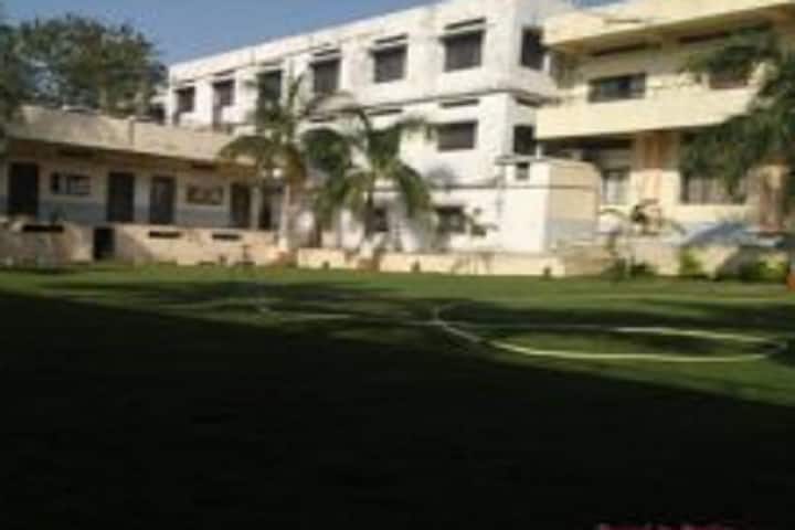 Kisan Vidya Prasarak Sansthas Institute of Pharmaceutical Education campus in Dhule, Maharashtra, India — photo 3