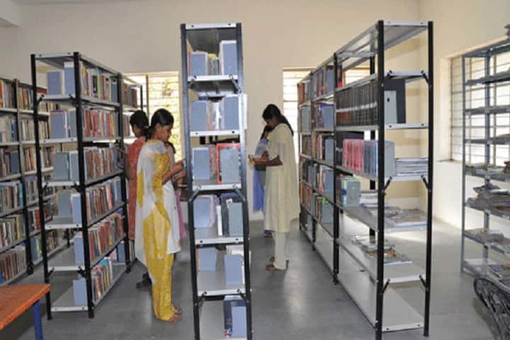 Kanya Mahavidyalaya campus in Miraj, Maharashtra, India — photo 3