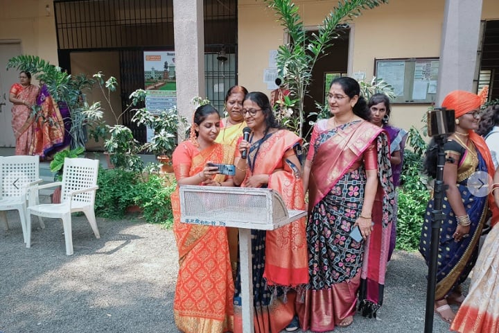 Kanya Mahavidyalaya campus in Miraj, Maharashtra, India — photo 5