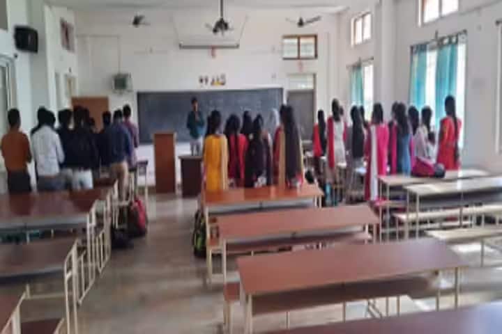 Sri Adi Siva Sadguru Alli Saheb Sivaaryula Ayurvedic Medical College campus in Guntakal, Andhra Pradesh, India — photo 3