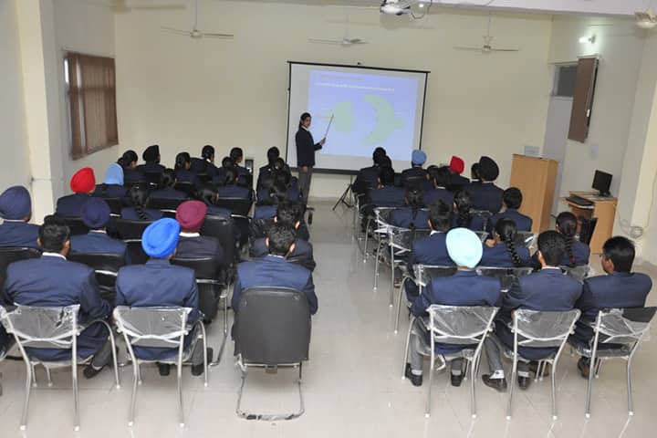 Khalsa College of Pharmacy campus in Amritsar, Punjab, India — photo 2