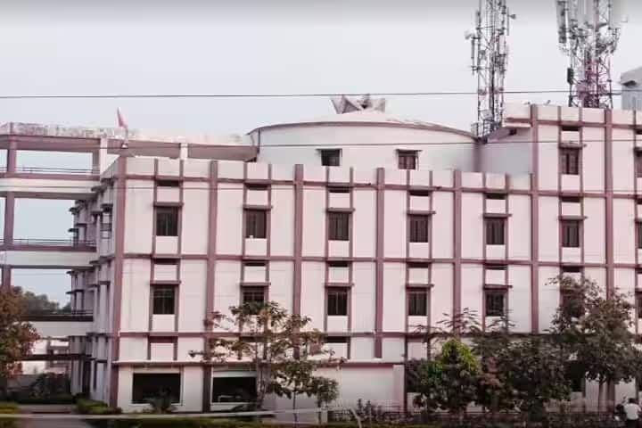 MS Ayurvedic Medical College campus in Gondia, Maharashtra, India — photo 1