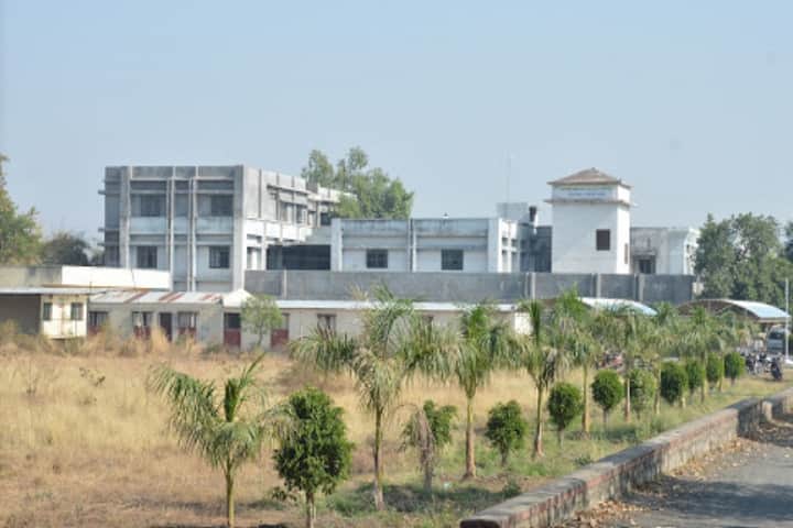 Shri Gajanan Maharaj Sansthan's Ayurved Mahavidyalaya campus in Pusad, Maharashtra, India — photo 1