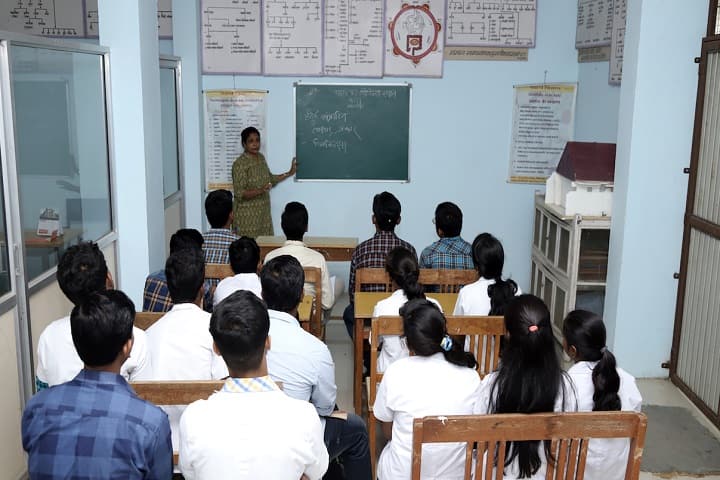 Shri Gajanan Maharaj Sansthan's Ayurved Mahavidyalaya campus in Pusad, Maharashtra, India — photo 2