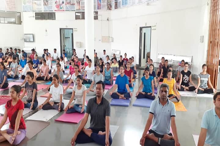 Shree RMD Ayurved College and Hospital campus in Valsad, Gujarat, India — photo 3