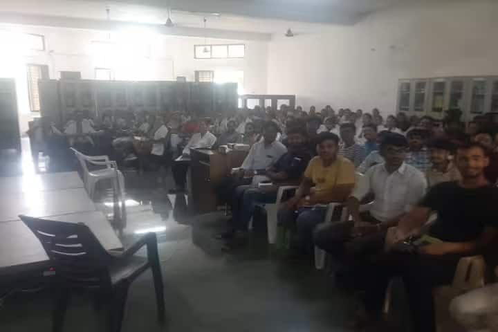 Shree RMD Ayurved College and Hospital campus in Valsad, Gujarat, India — photo 6