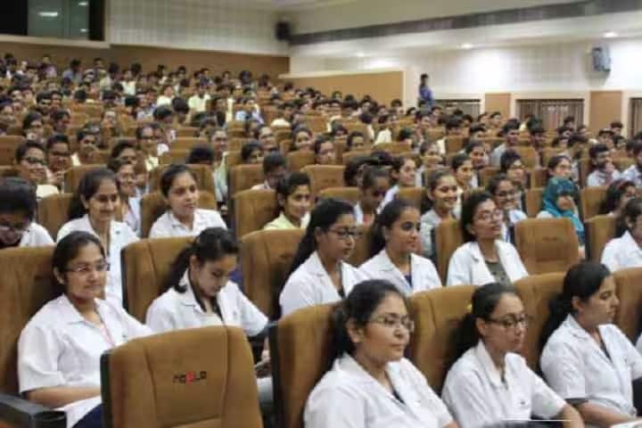Noble Ayurved College and Research Institute campus in Junagadh, Gujarat, India — photo 2