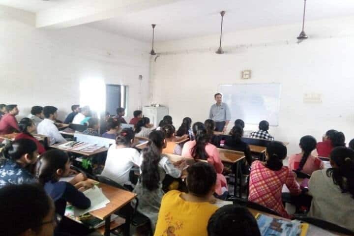 Netra Chikitsa Trust Ayurvedic College and Hospital campus in Amreli, Gujarat, India — photo 2