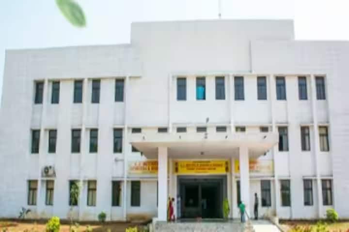 KJ Institute of Ayurveda and Research campus in Vadodara, Gujarat, India — photo 1