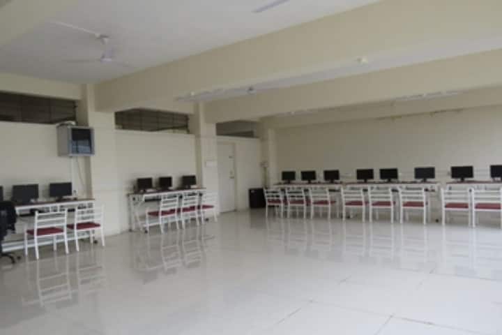 Dr Bapuji Salunkhe Institute of Pharmacy campus in Miraj, Maharashtra, India — photo 3