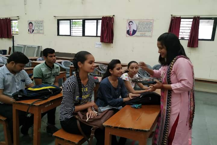 Dr KN Katju Law College campus in Ratlam, Madhya Pradesh, India — photo 2