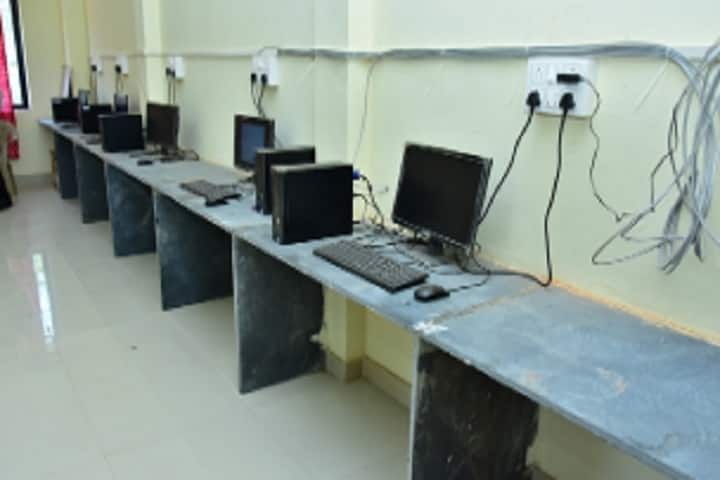 Dr Ulhas Patil Homoeopathic Medical College and Hospital campus in Jalgaon, Maharashtra, India — photo 2
