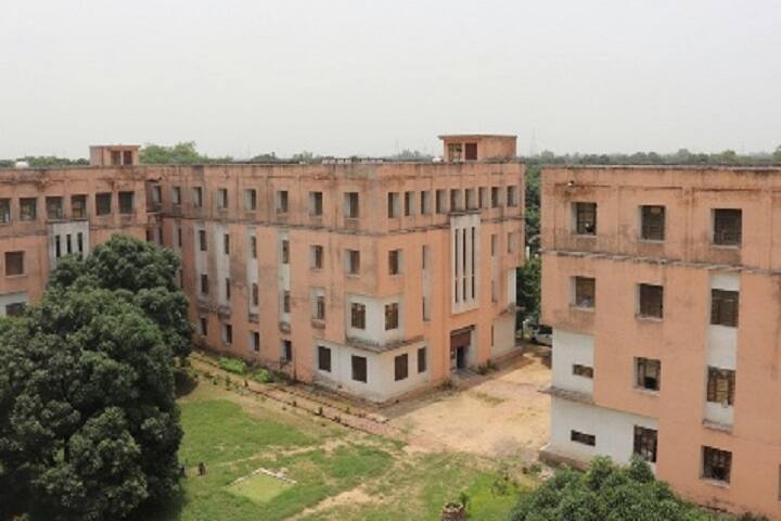 Mahalwar Institute of Pharmacy campus in Aligarh, Uttar Pradesh, India — photo 1