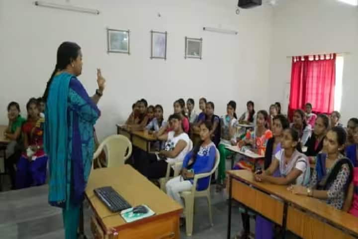 Smt GJ Sheth Commerce College campus in Morbi, Gujarat, India — photo 1
