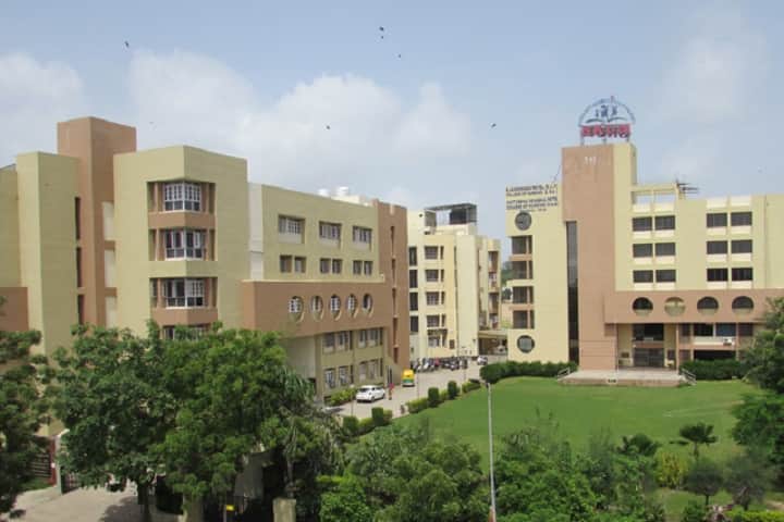 SKUM College of Physiotherapy campus in Ahmedabad, Gujarat, India — photo 1
