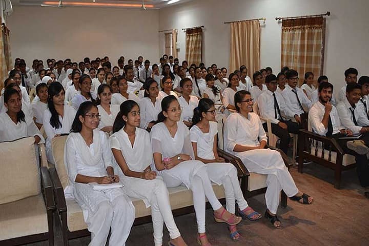 Shri Shamlaji Homoeopathic Medical College and Research Institute campus in Godhra, Gujarat, India — photo 4