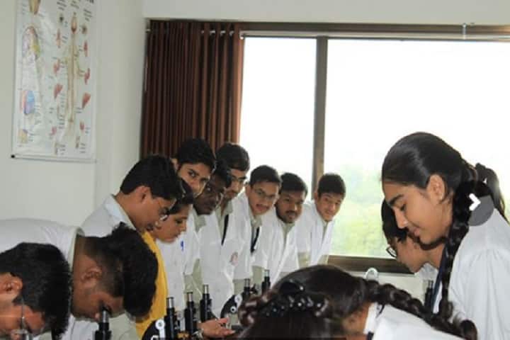 Shree Swaminarayan Homoeopathic Medical College and Hospital campus in Gandhinagar, Gujarat, India — photo 4