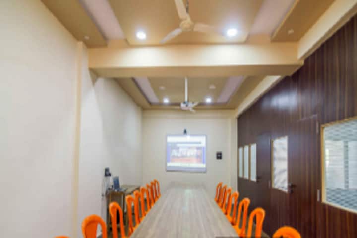 Jeevandeep Shaikshanik Santha Jeevandeep Law College campus in Thane, Maharashtra, India — photo 2